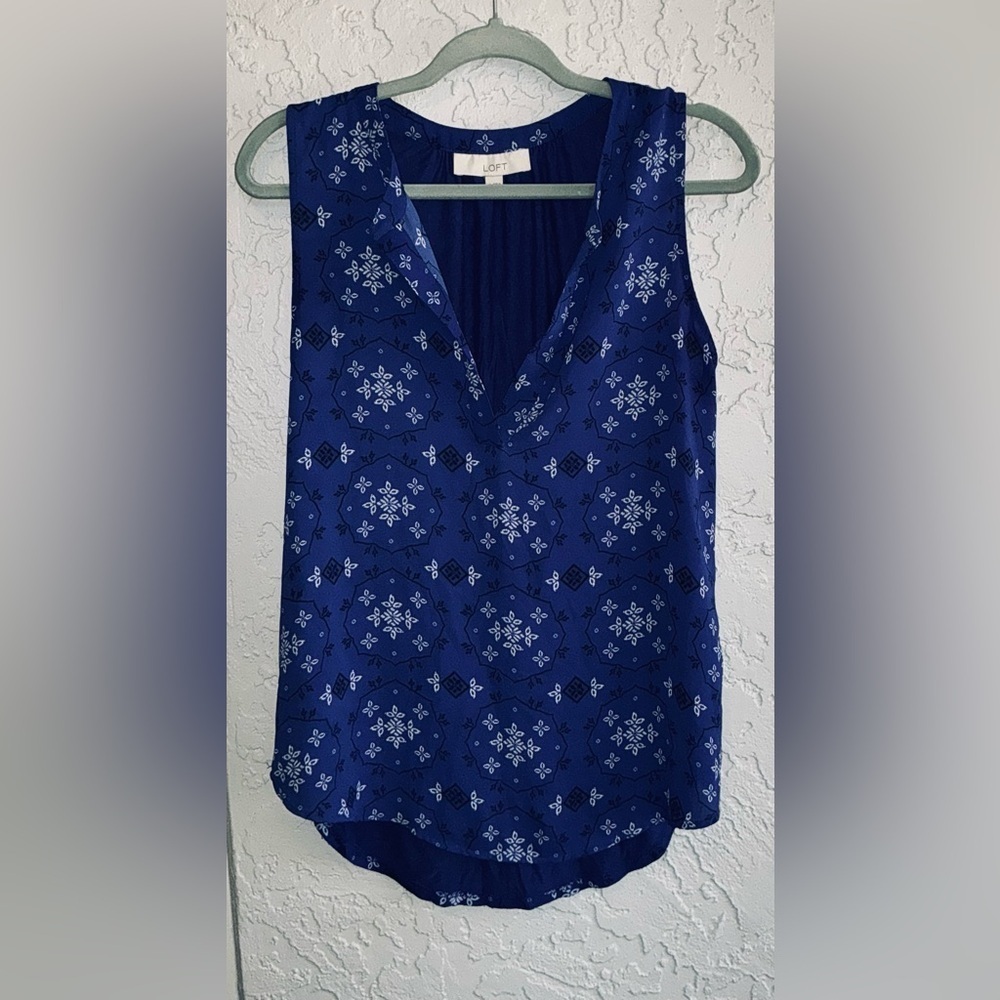 LOFT Blue & White Sleeveless Blouse